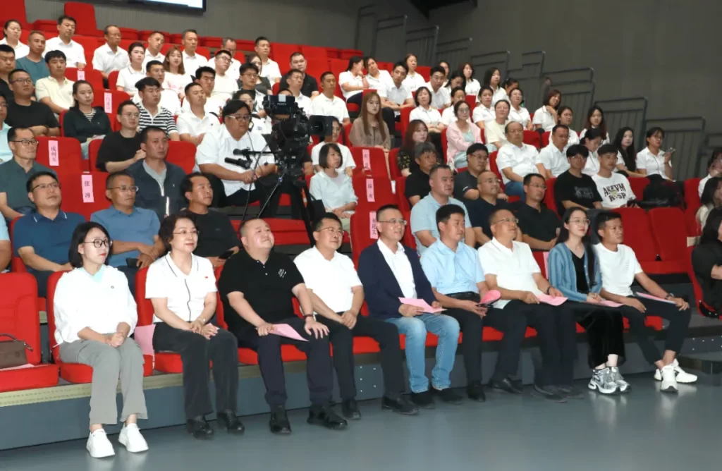 我校新闻采写产业学院师生受邀参加介休市首届短视频大赛启动仪式